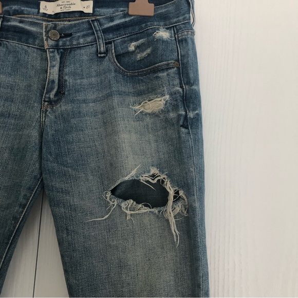 Abercrombie & Fitch med rise light wash destroyed denim Bermuda shorts size 27 - Picture 6 of 12